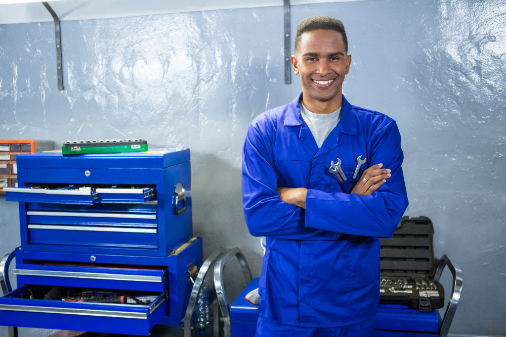 Pourquoi le bleu de travail est si iconique ?