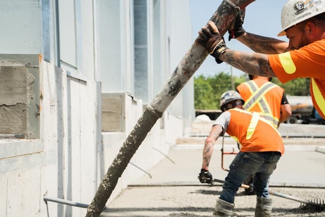 Des pantalons de travail vraiment pensés pour les hommes de petit gabarit